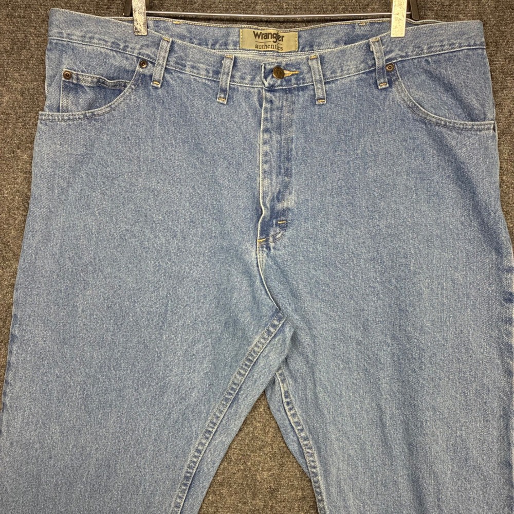 Wrangler Authentics Jeans 44x32 Light Wash Relaxed Fit Straight Leg 10ZM200LS